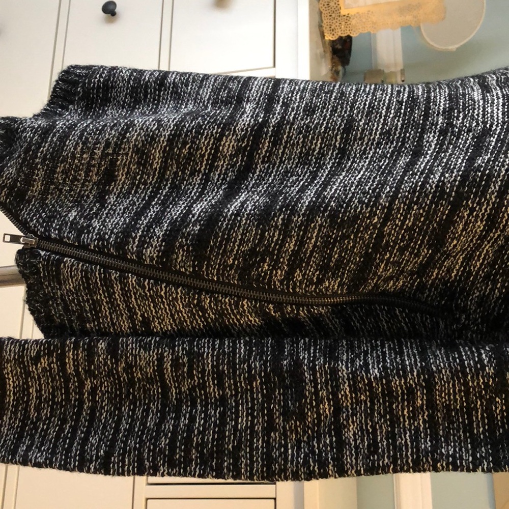 Sweater - Picture 2 of 4